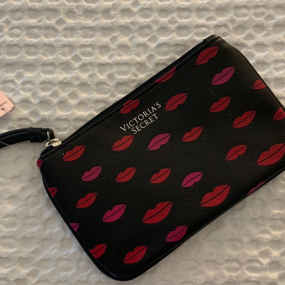 NWT VS Mini *Lips* Id Zip Case\Wallet